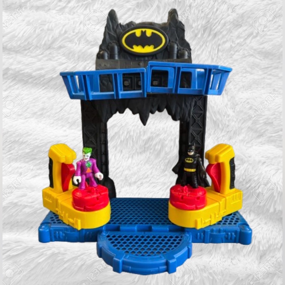 Imaginext DC Super Friends Battle Batcave with Batman and Joker figures